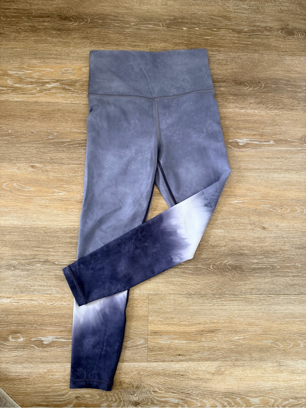 Athleta Gray to Navy Ombre Tie-Dye Leggings
